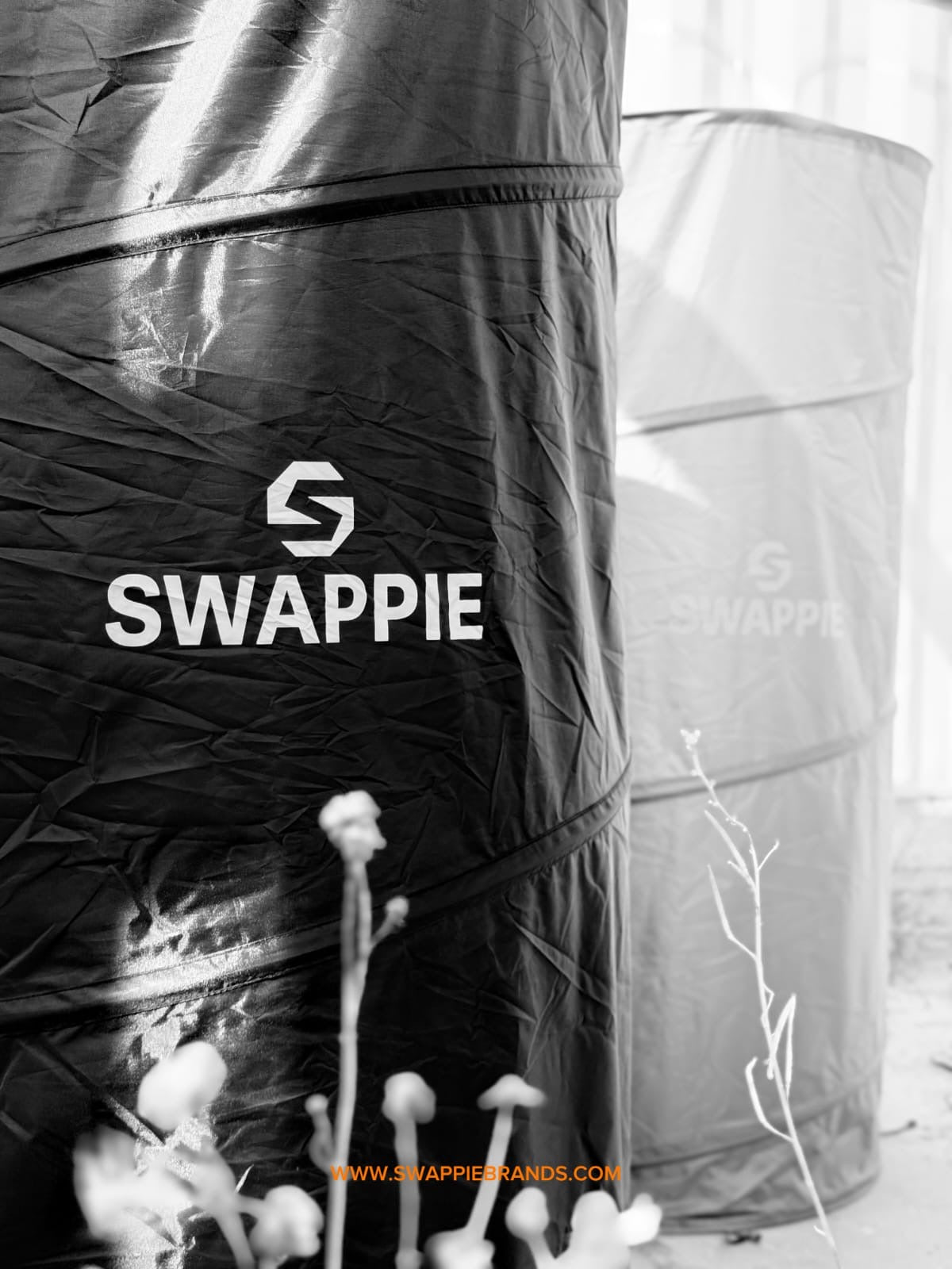 SWAPPIE BLACK – Your Mobile Changing Room